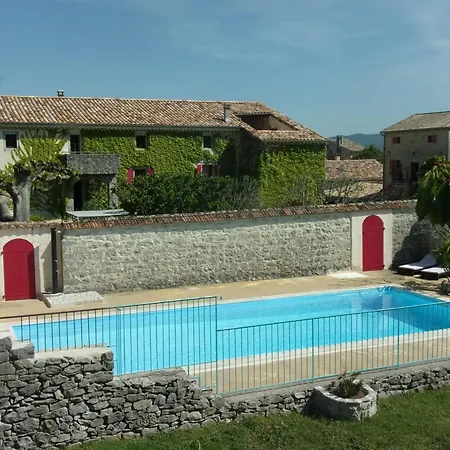De Charme La Feniere 100m2, 3 Chambres, Clim, Piscine Chauffee