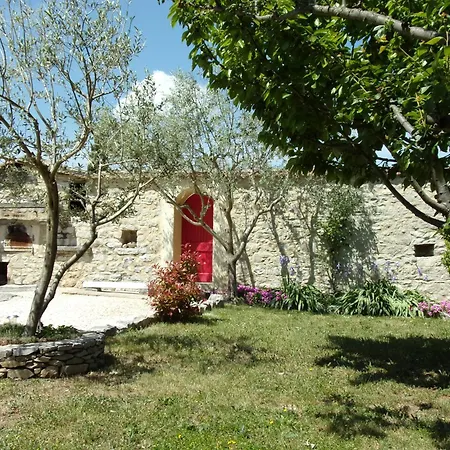 De Charme La Feniere 100m2, 3 Chambres, Clim, Piscine Chauffee Joyeuse